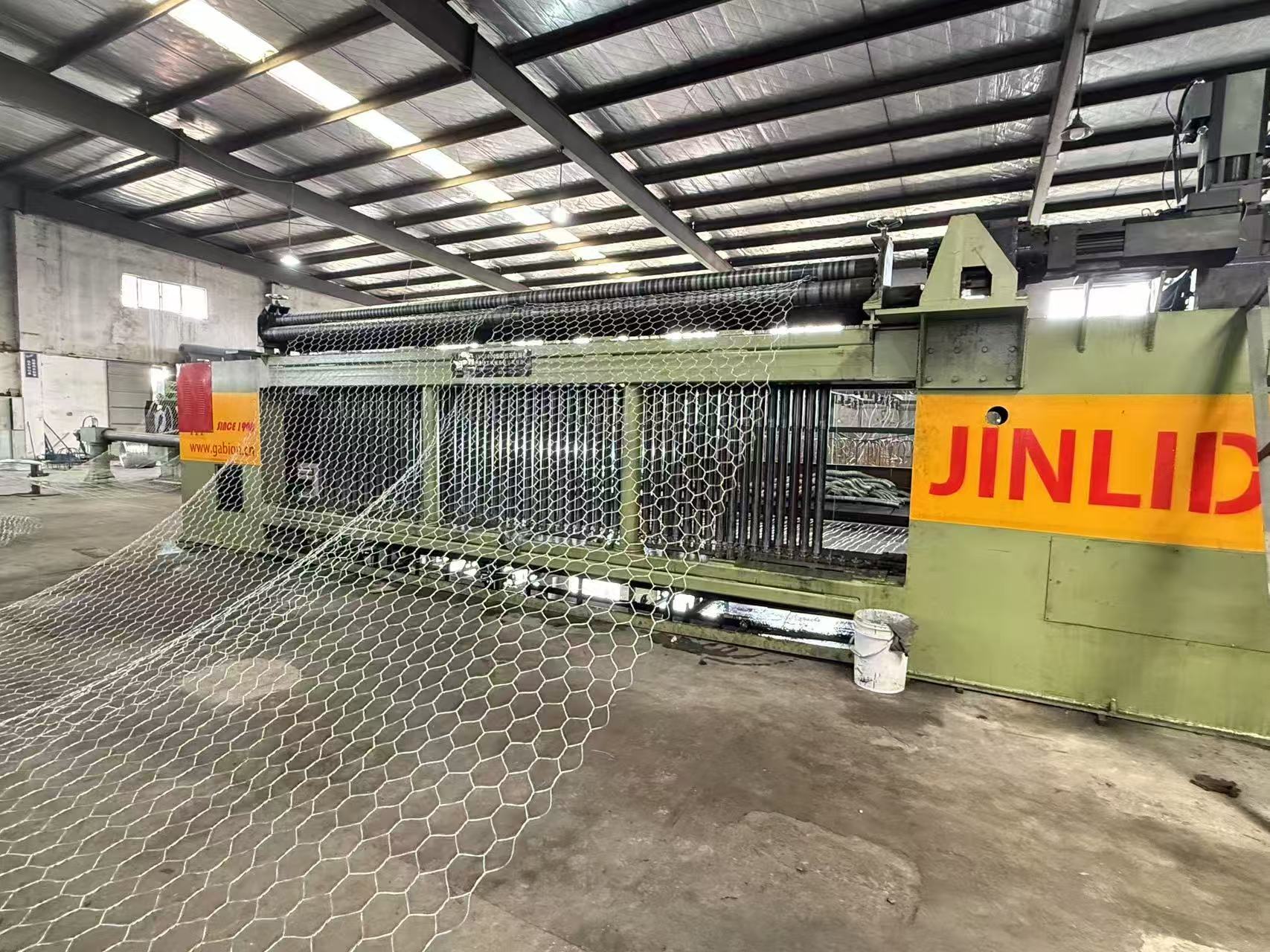 Derniers blogs de l'entreprise sur Pourquoi les usines de gabions intelligents passent aux machines automatisées Jinlida