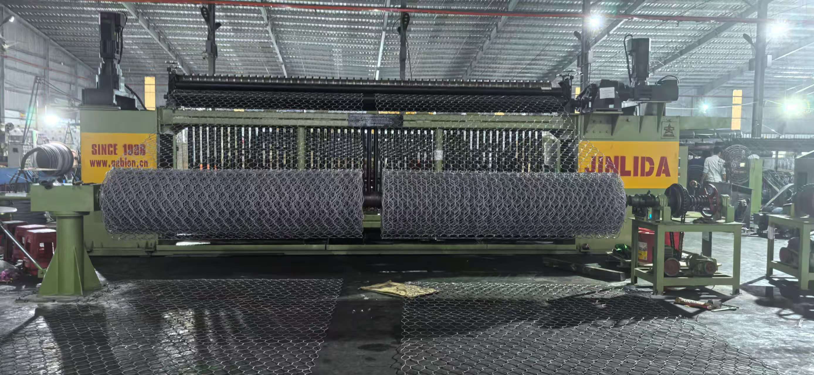 Derniers blogs de l'entreprise sur Gabion Machines Shipped to Southeast Asia Highlight the Value of Long-Term Reliability