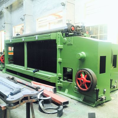 acheter machine 4300mm hexagonale de fabrication de fil de 1.6mm pour la protection d'inondation fabrication en ligne