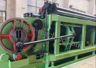 acheter Trois poulet Mesh Making Machine de filet de fil de Gi de diamètre de la torsion 3.0mm fabrication en ligne