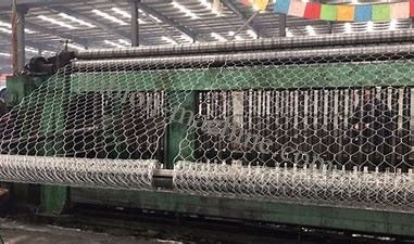 acheter Croix galvanisée plongée chaude de la machine 80x100 Mesh With 3 de boîte de Gabion fabrication en ligne