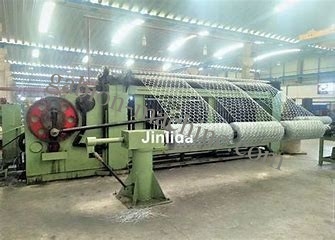 acheter fil Mesh Making Machine de largeur de 5.5m 3 torsions pour la boîte de Gabion fabrication en ligne